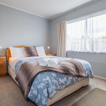 Central Riverside Retreat - Taupo Holiday Home Exterior foto