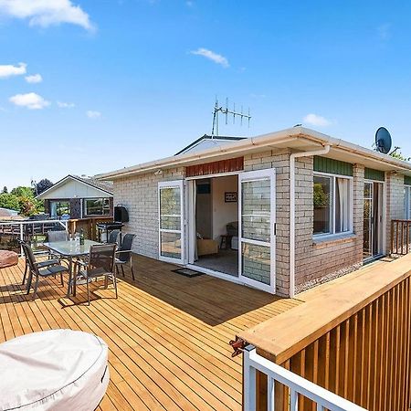 Central Riverside Retreat - Taupo Holiday Home Exterior foto