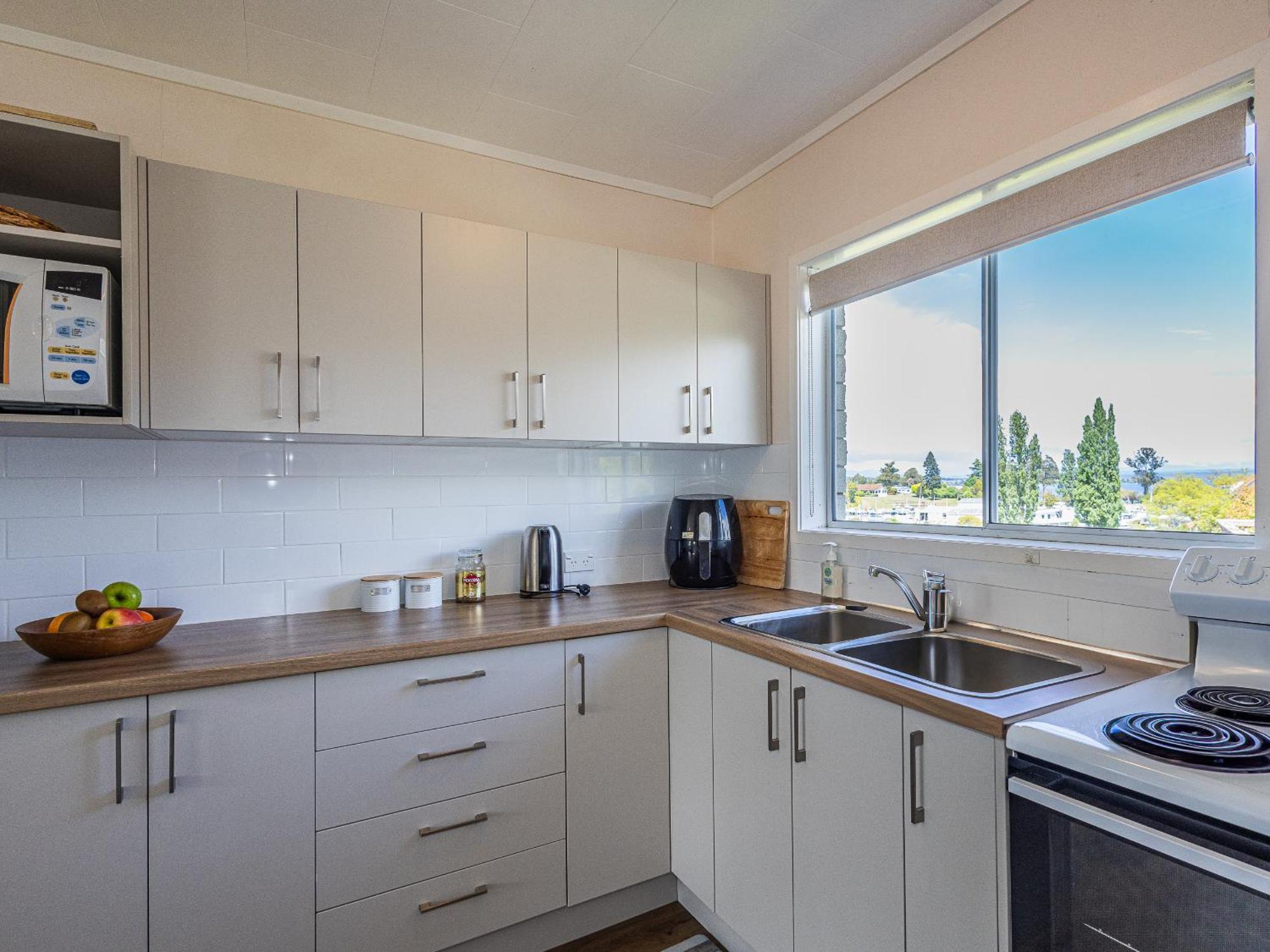 Central Riverside Retreat - Taupo Holiday Home Exterior foto